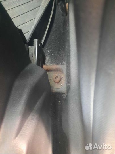 Накладки креплений передних сидений Форд фокус 3