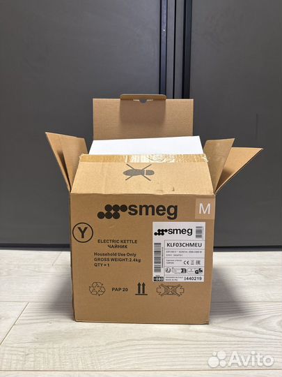 Smeg чайник 1.7 литра шампань новый