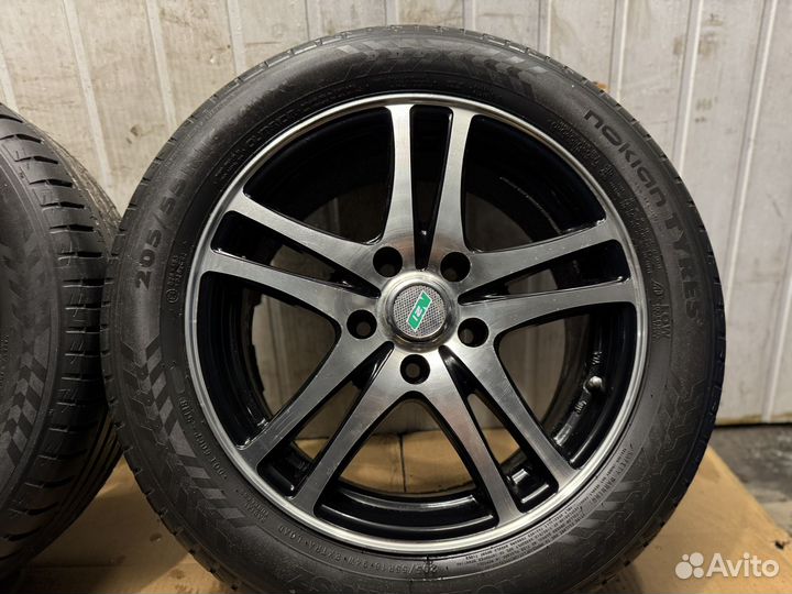 Летние колеса R16, 5:114.3. Nokian 205/55/16