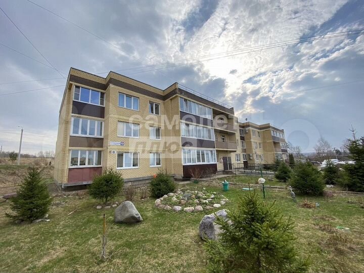 2-к. квартира, 73,3 м², 1/3 эт.