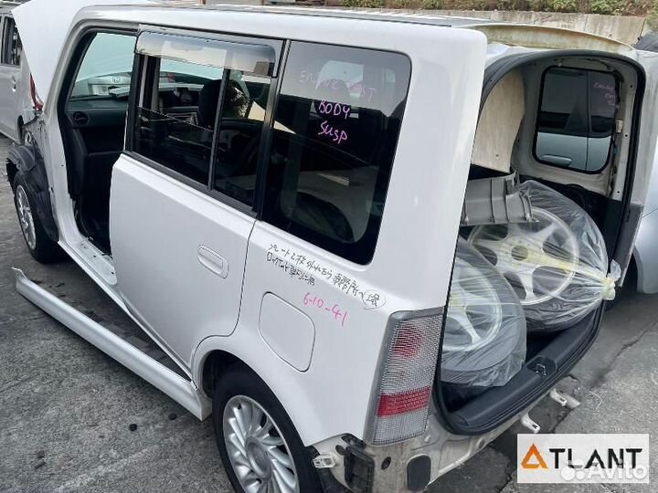 Крыло переднее правое toyota BB