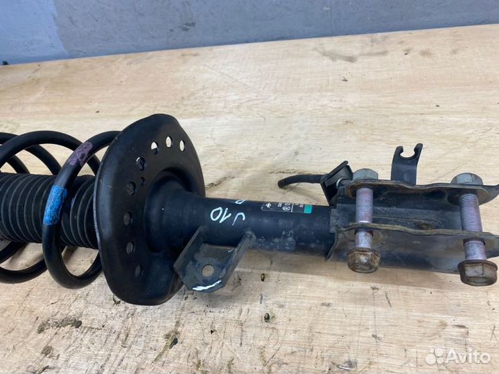 Передний Амортизатор Ниссан Кашкай J10 Авторазбор