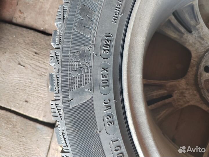 Michelin X-Ice North 4 205/55 R16