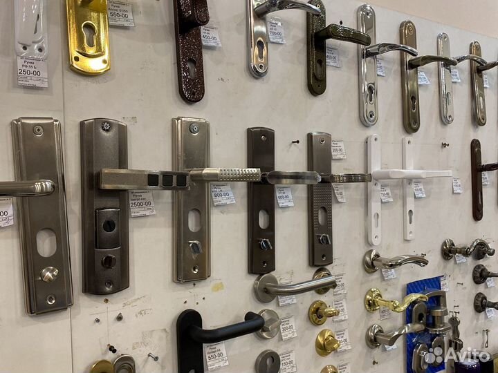 Замки дверные врезные,навесные,накладные, ручки