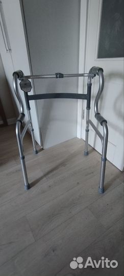 Ходунки для взрослых шагающие