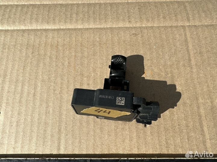 Датчик массового расхода воздуха LADA Kalina