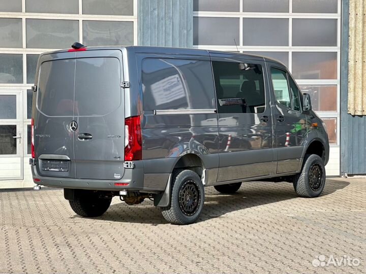 Mercedes-Benz Sprinter цельнометаллический, 2023