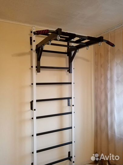 Шведская стенка с турником и брусьями