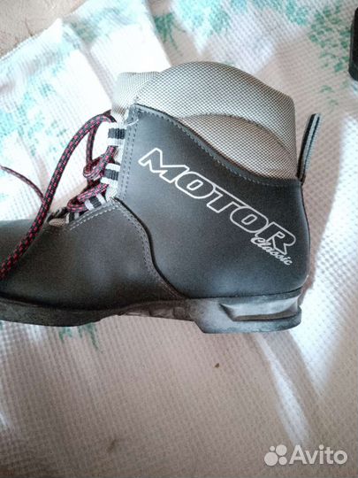 Лыжные ботинки