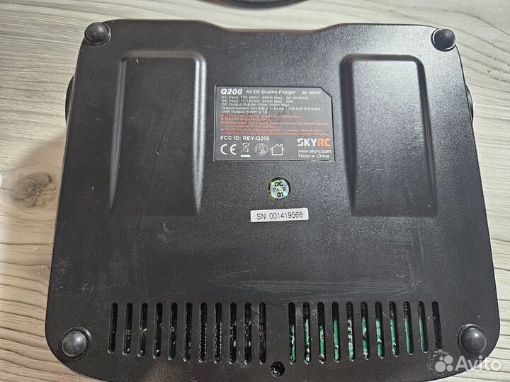 Зарядное устройство SkyRC Q200