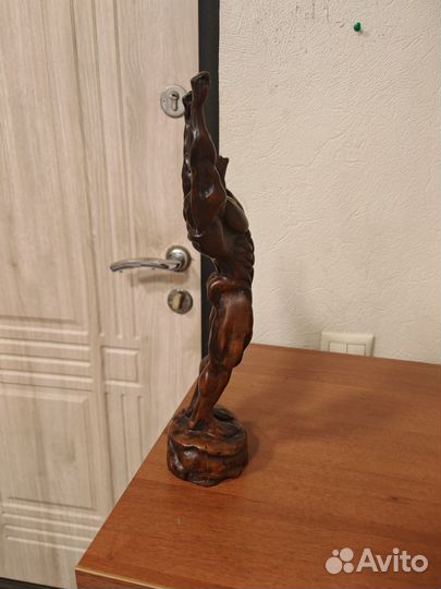 Бодибилдер статуэтка