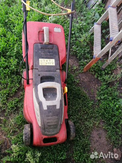 Газонокосилка электрическая