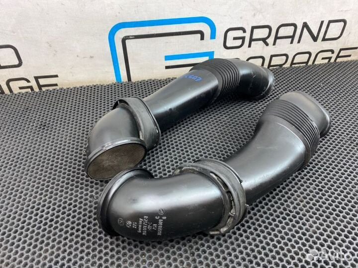 Патрубок воздушный Audi Q7 4LB BAR 4.2