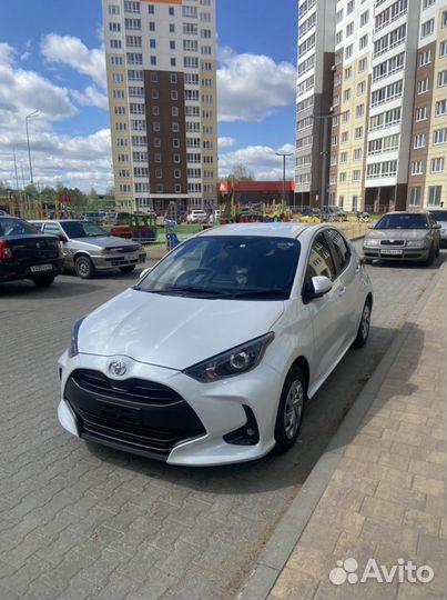 Toyota Yaris 1.0 CVT, 2023, 27 000 км