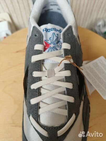 Кроссовки Reebok Classics LX2200, размер 10,5 US