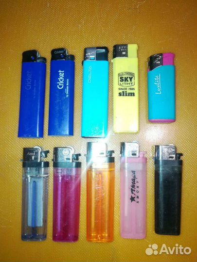 Зажигалки и пепельницы