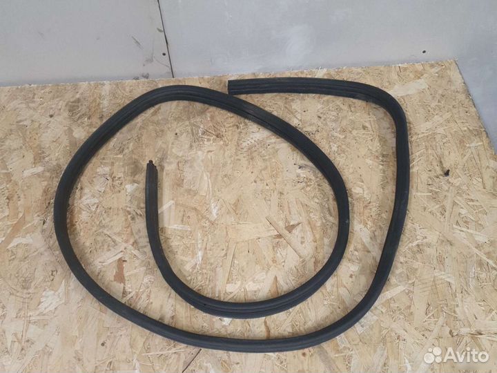 Уплотнитель двери передней левой рено логан 1