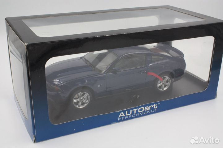 Ford Mustang GT 2010 Autoart 1:18 арт 72912