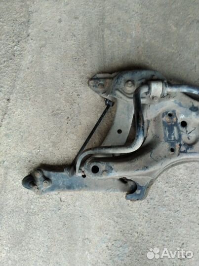 Подрамник Byd F3