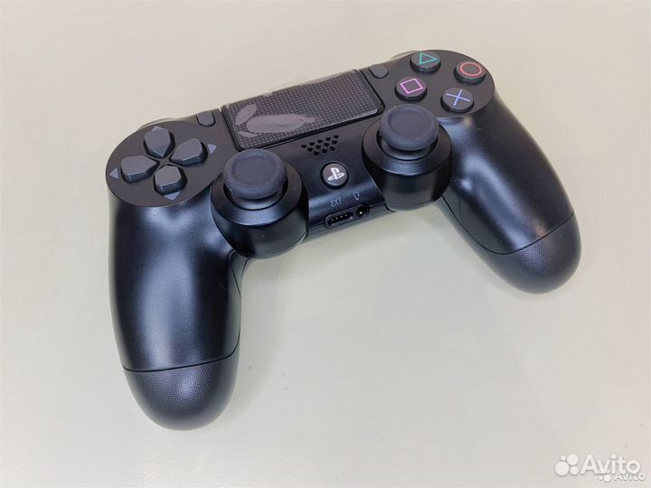 Джойстик Dualshock 4 черный