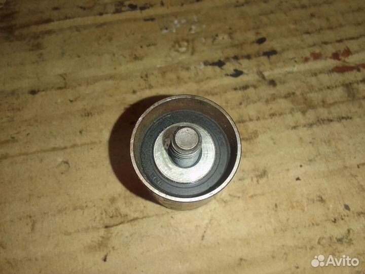 Промежуточный ролик грм 1.8 ARG VW Passat B5