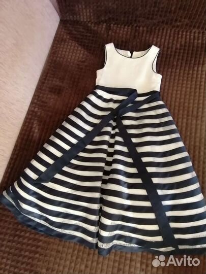 Платье для девочки на праздник и в школу