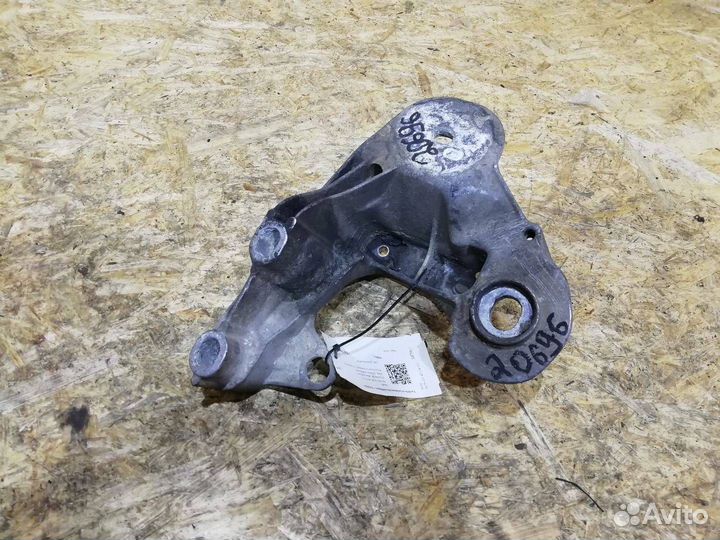 Кронштейн двигателя Audi A6 4F/C6 2006 4F0199351AG