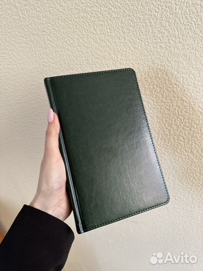 Новый недатированный ежедневник А5 Brauberg