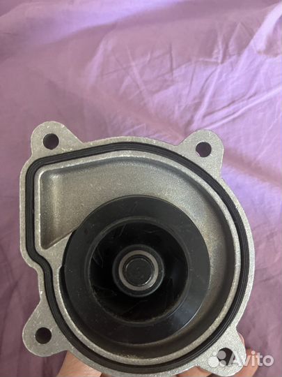 Насос системы охлаждения Volkswagen Polo