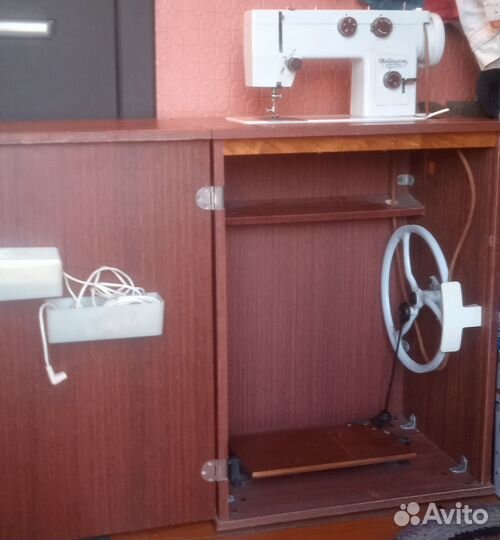 Швейная машинка чайка 143 с электроприводом