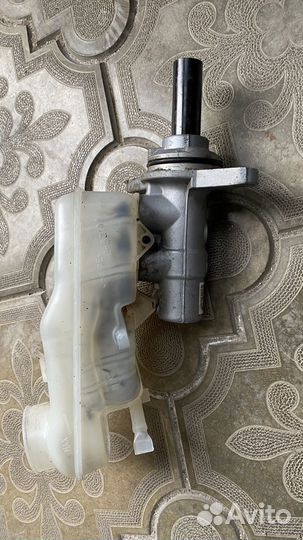 Главный тормозной цилиндр Toyota Corolla 150