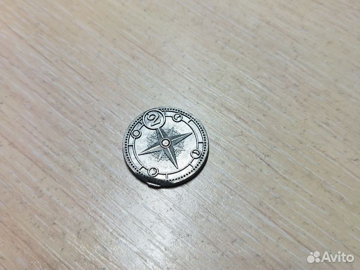 Серебрянная монета магнит