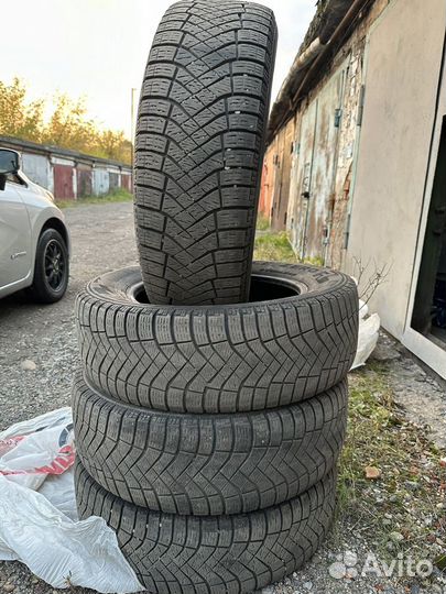 Pirelli Ice Zero FR 225/65 R17