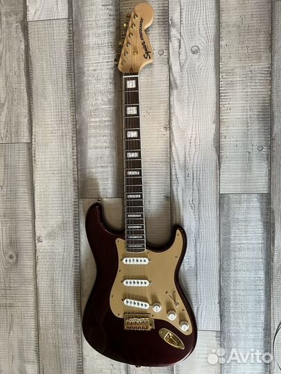 Электрогитара 40th Stratocaster Gold Red