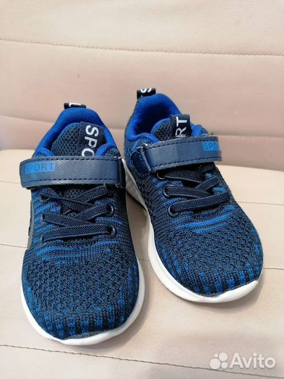Кроссовки детские 24 размер