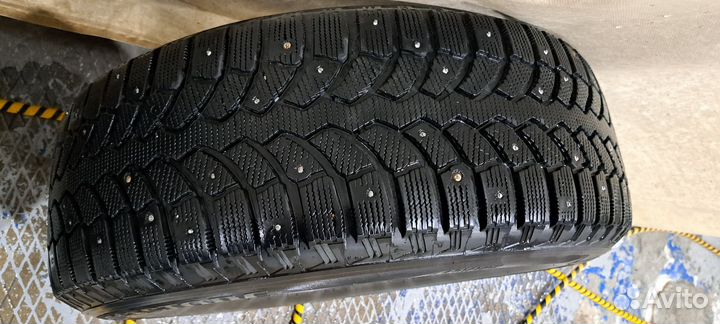 Bridgestone Blizzak Spike-01 265/65 R17