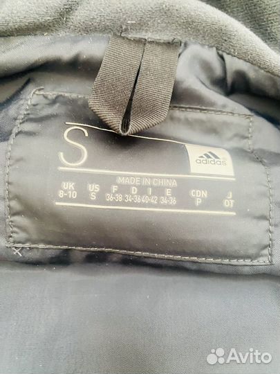 Жилет женский adidas. Размер S
