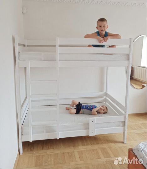 Кровать детская двухъярусная
