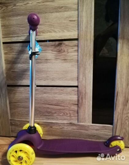 Новый трёхколёсный самокат