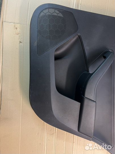 Дверная карта задней правой двери Skoda Rapid