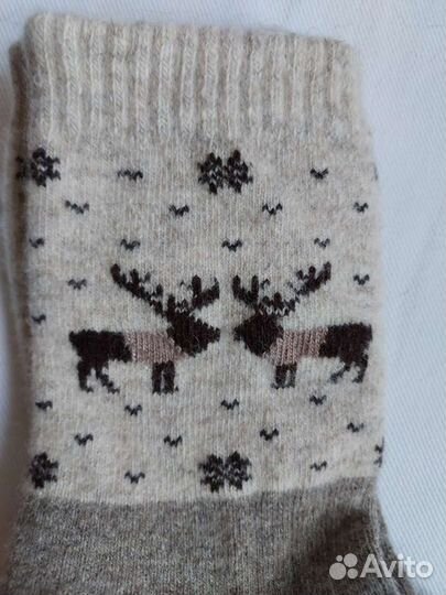 Шерстяные носки с оленями