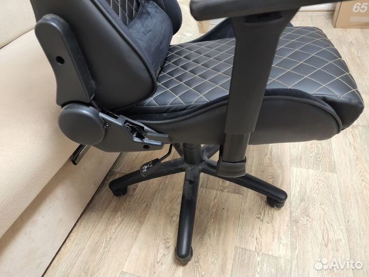 Компьютерное игровое кресло cougar Armor ONE Royal