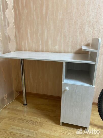 Маникюрный стол бу