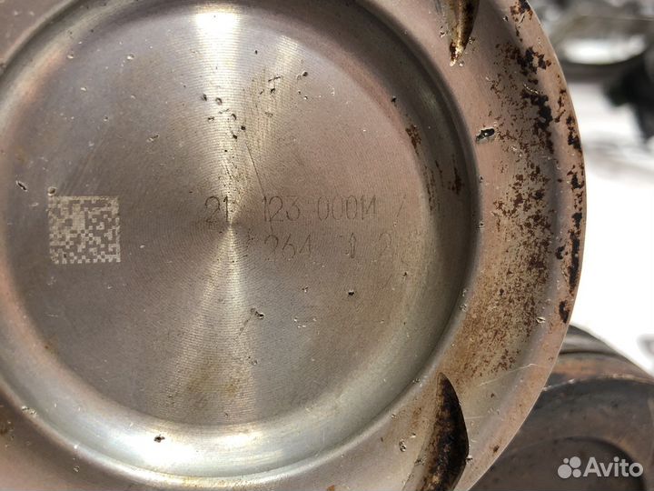 Поршня на двигатель M264 GLC