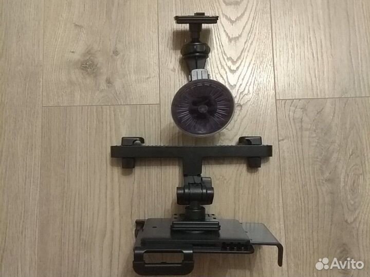 Автомобильный держатель планшета