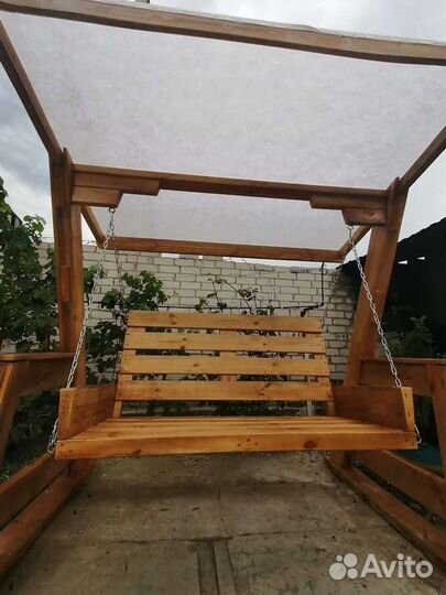 Садовые качели из дерева
