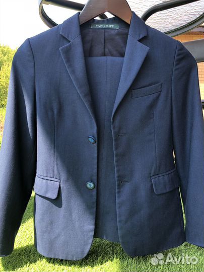 Продаётся школьный костюм