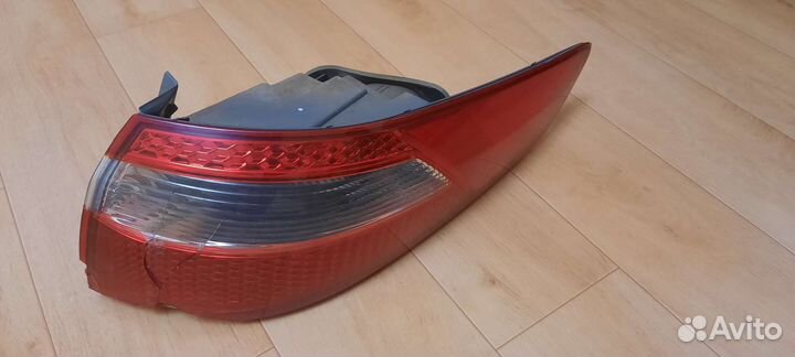 Задний внешний правый фонарь
