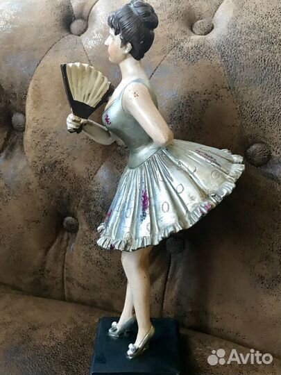 Статуэтка «дама с веером», Англия