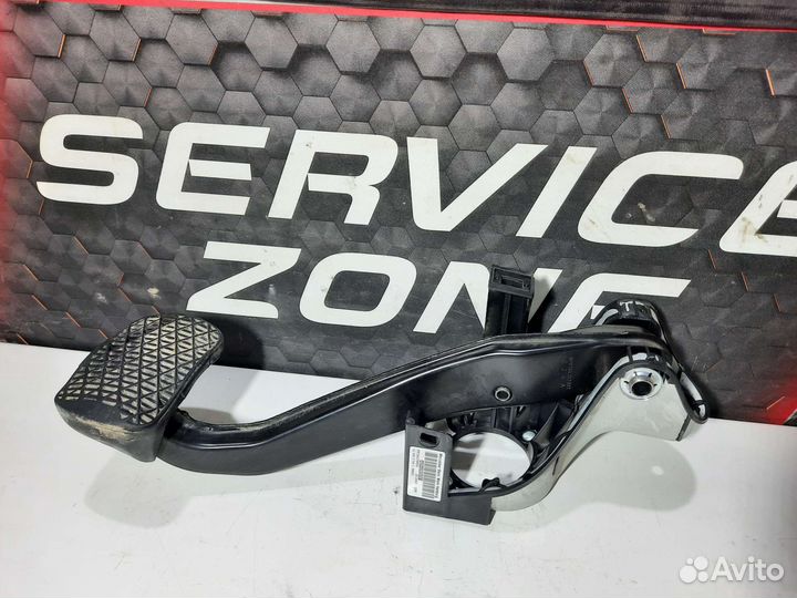 Педаль тормоза Mercedes-Benz C 180 W204